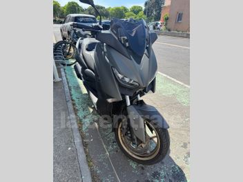 YAMAHA X-MAX 125
