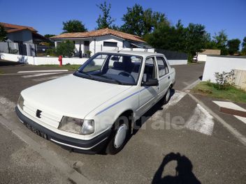PEUGEOT 