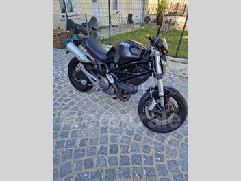 DUCATI MONSTER 696