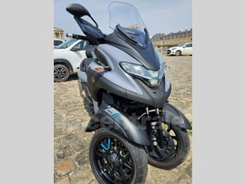 YAMAHA TRICITY 300