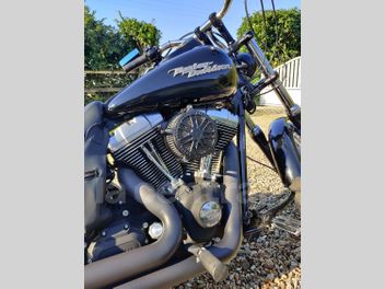HARLEY DAVIDSON DYNA STREET BOB 1584 NOIR