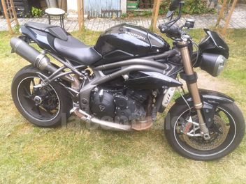 TRIUMPH SPEED TRIPLE 1050 RS
