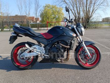 SUZUKI GSR 600