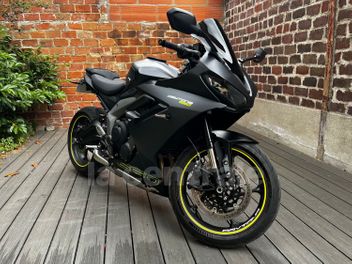 TRIUMPH DAYTONA 660