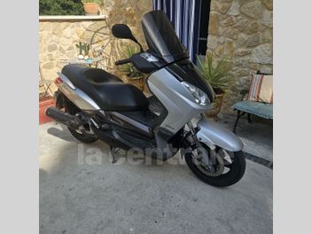 YAMAHA X-MAX 125