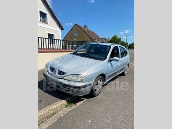 RENAULT 