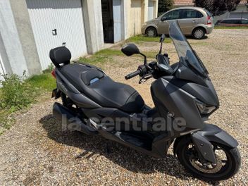 YAMAHA TRICITY 300