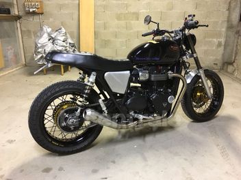 TRIUMPH STREET TWIN 900