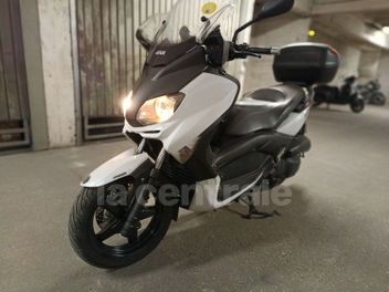 YAMAHA X-MAX 125