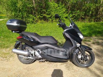 YAMAHA X-MAX 125 ABS MOMO DESIGN