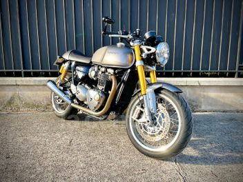 TRIUMPH THRUXTON 1200 R