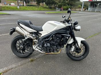 TRIUMPH SPEED TRIPLE 1050