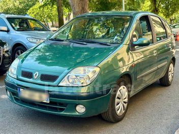 RENAULT 