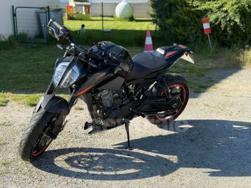 KTM DUKE 890