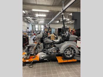 HARLEY DAVIDSON CVO ROAD GLIDE ULTRA 1868