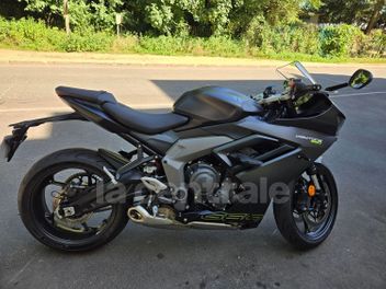 TRIUMPH DAYTONA 660