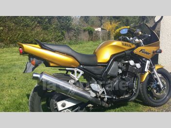 YAMAHA FZS 600 FAZER