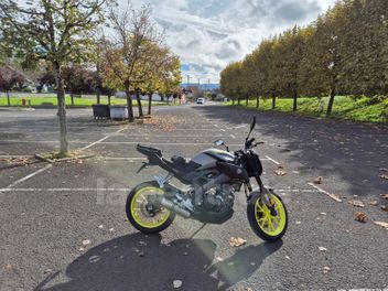 YAMAHA MT-125 125