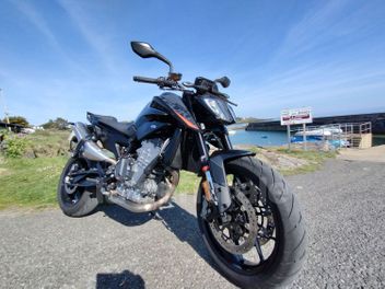 KTM DUKE 890