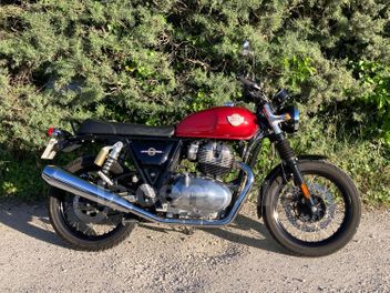 ROYAL ENFIELD INTERCEPTOR 650