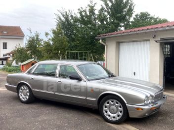 JAGUAR DAIMLER (2) 4.0 V8 SUPER BVA