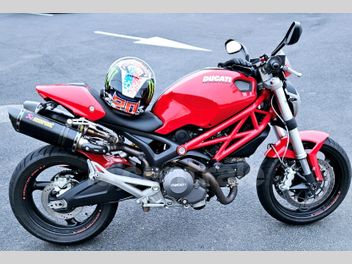DUCATI MONSTER 696
