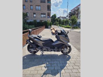 KYMCO AK 550