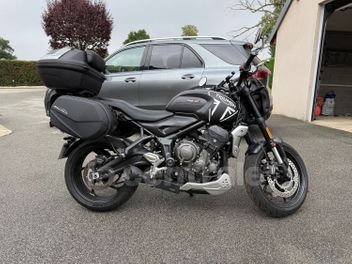 TRIUMPH TRIDENT 660