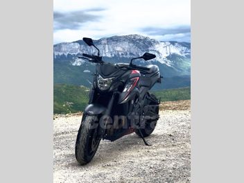 SUZUKI GSR 750