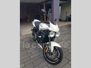 TRIUMPH DAYTONA 675 R