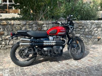 TRIUMPH STREET TWIN 900