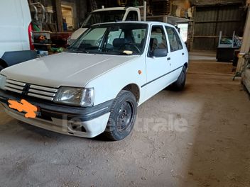 PEUGEOT 