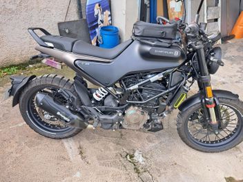 HUSQVARNA SVARTPILEN 125