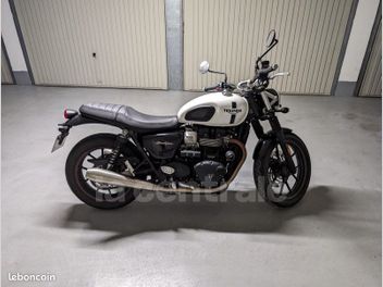 TRIUMPH STREET TWIN 900