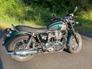 TRIUMPH BONNEVILLE 800