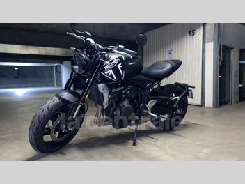 TRIUMPH TRIDENT 660