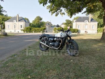 TRIUMPH STREET TWIN 900