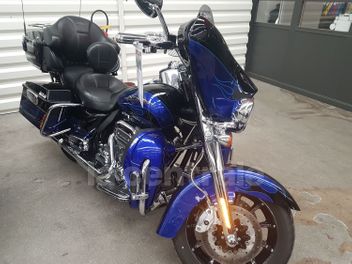 HARLEY DAVIDSON CVO ROAD GLIDE 1800