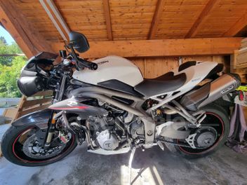 TRIUMPH SPEED TRIPLE 1050 RS