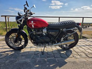 TRIUMPH STREET TWIN 900