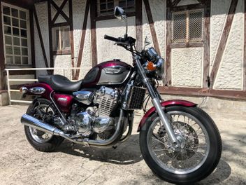 TRIUMPH ADVENTURER 900