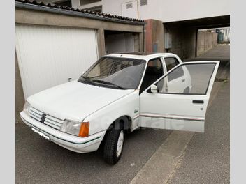 PEUGEOT 