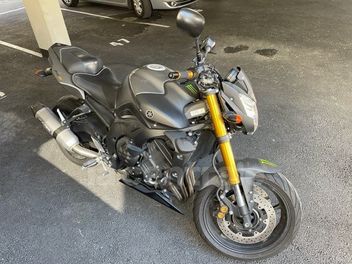 YAMAHA FZ8 800