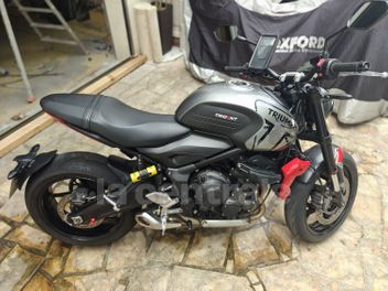 TRIUMPH TRIDENT 660