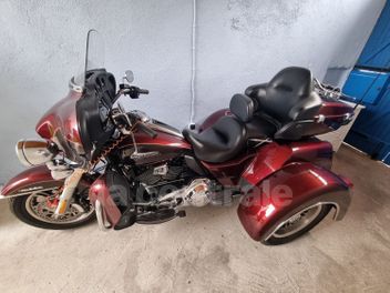 HARLEY DAVIDSON TRI GLIDE 1690
