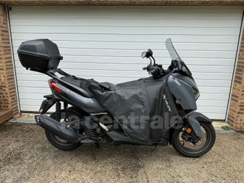 YAMAHA X-MAX 125
