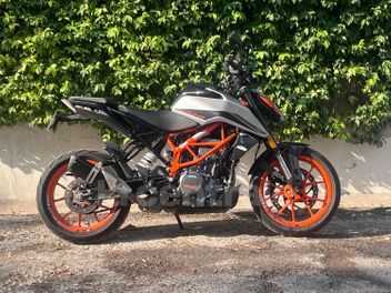 KTM DUKE 390 CUP