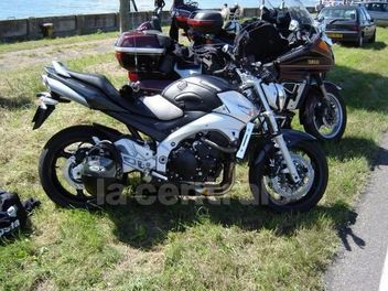 SUZUKI GSR 600