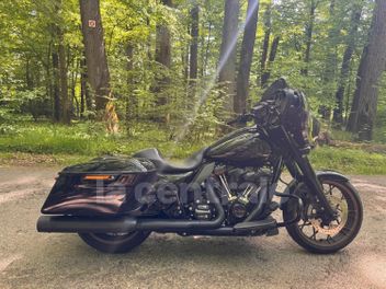 HARLEY DAVIDSON CVO STREET GLIDE 1923