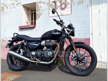 TRIUMPH STREET TWIN 900